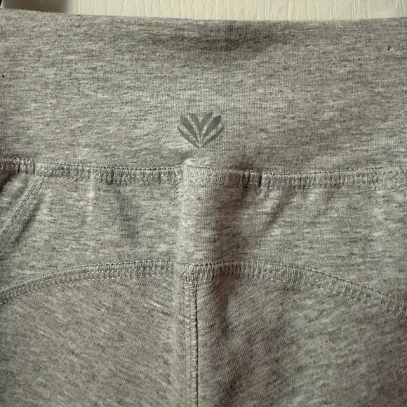 ⭐️ $5, spend over $20 - Forever 21 Sheer Mesh Inset Ribbed Leggings in Grey - Picture 9 of 12